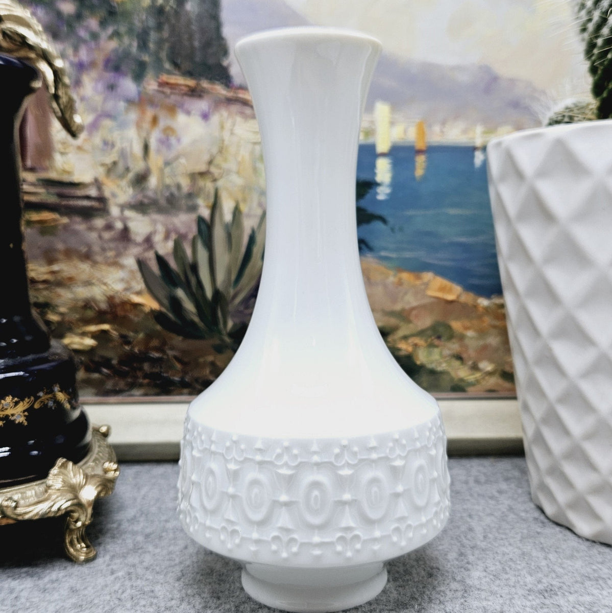 Handcrafted Royal Porcelain Bavaria KPM vase made of white porcelain – meinantik.de